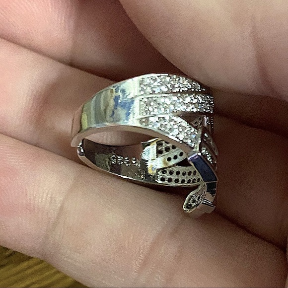 STERLING SILVER BUCKLE ZIRCON RING - Picture 14 of 14